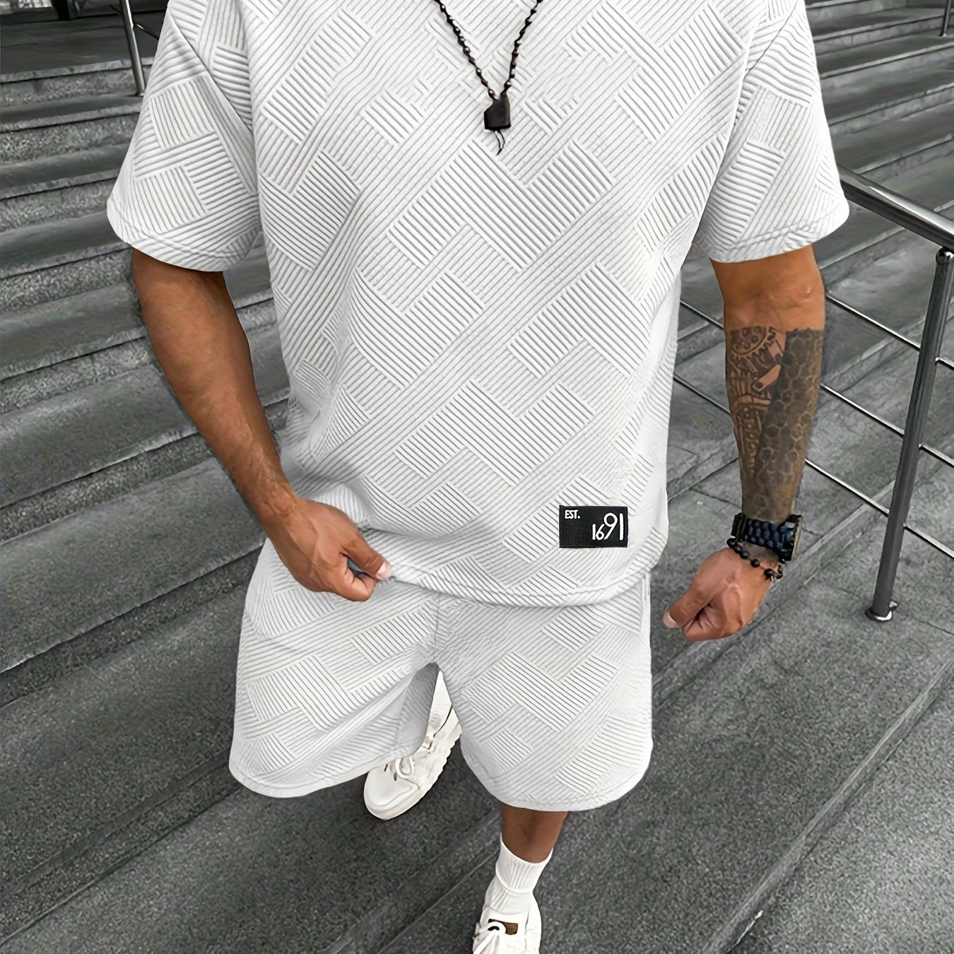 Men's Trendy Jacquard T-shirt and Shorts Set – Casual and Sporty for Warm Days