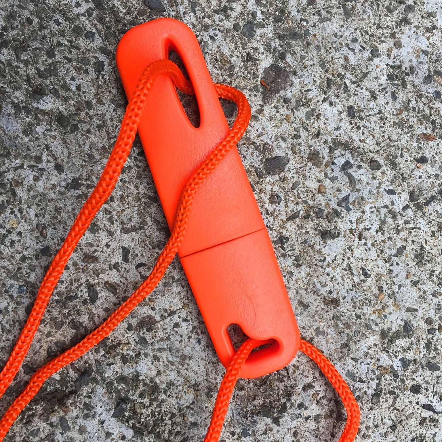 Survivor Flint - Sustainable Magnesium Fire Starter for Adventurers