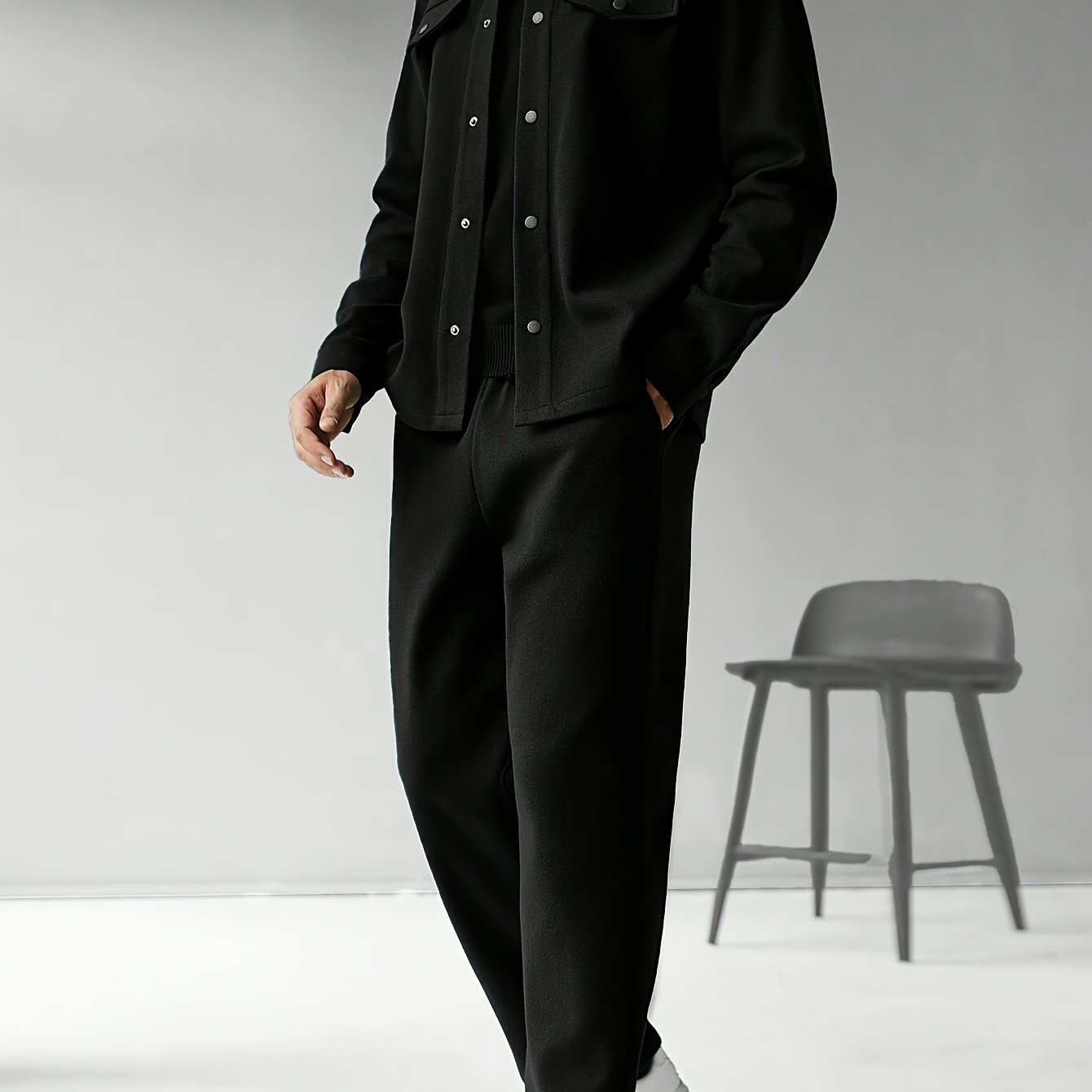 Modern Two-Piece Men's Set – Comfort and Casual Elegance