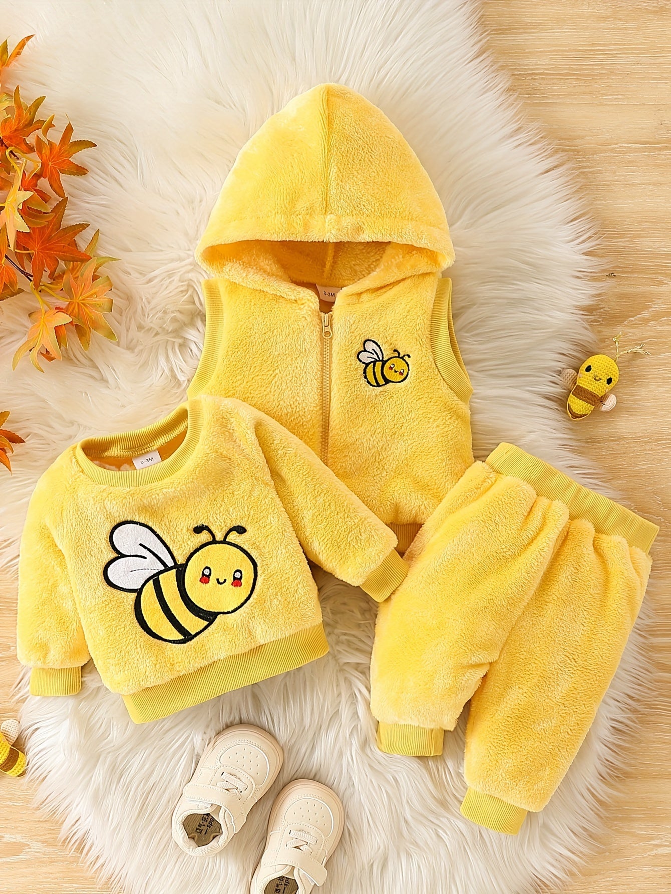 3-Piece Baby Girls Flannel Set – Ideal for Cold Autumn and Winter Days