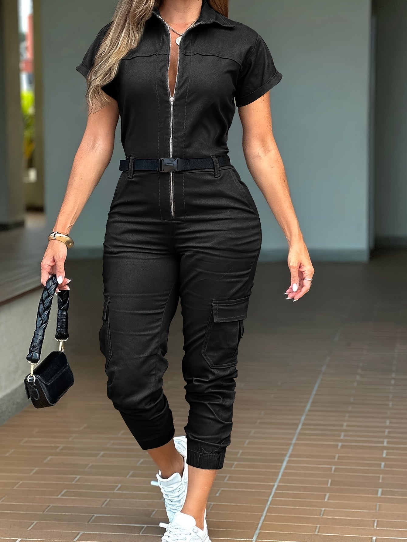 Casual Cargo Jumpsuit for Women – Zipper, Short Sleeves, and Functional Pockets