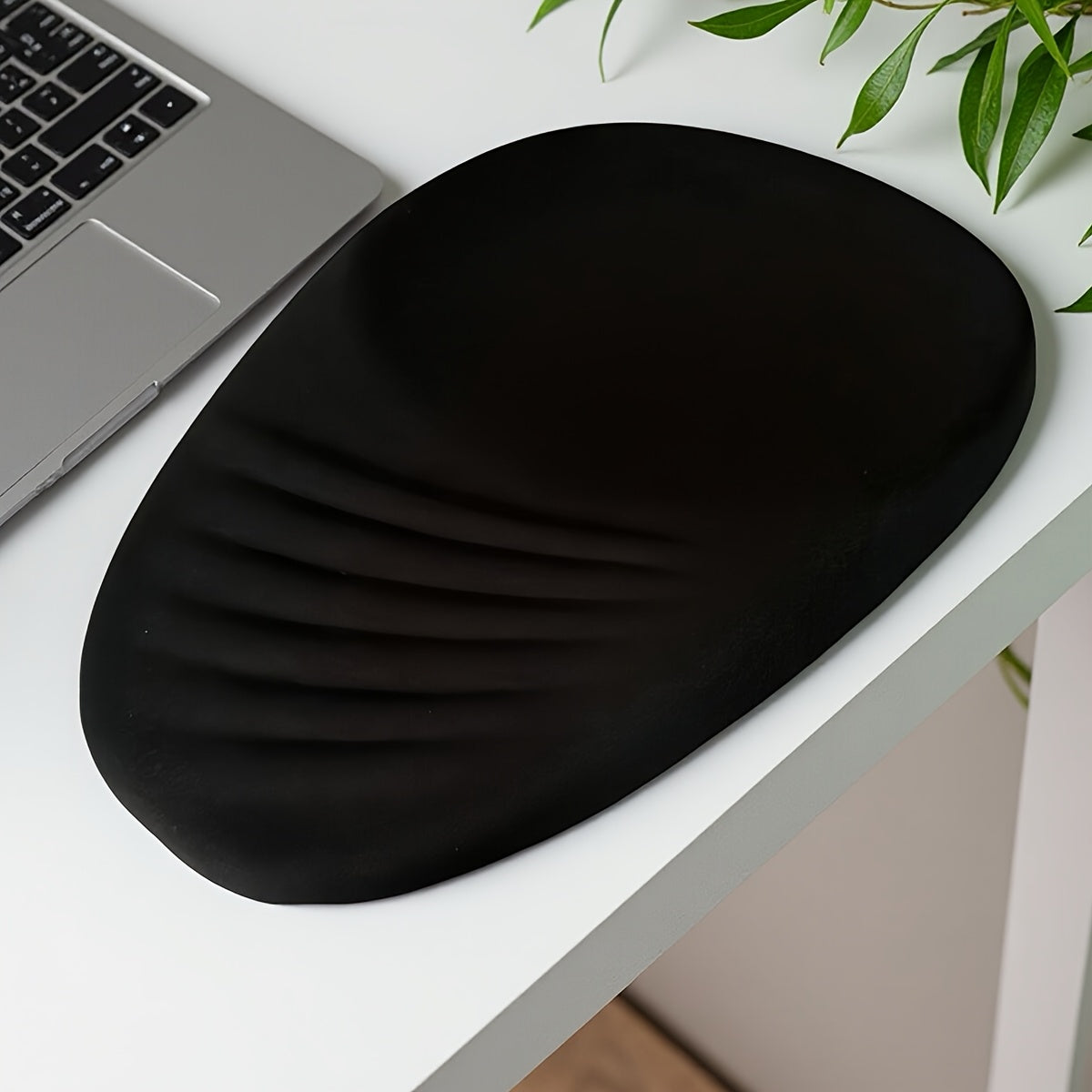 ComfortGrip Ergonomic Mouse Pad – Support and Grip for Every Workday