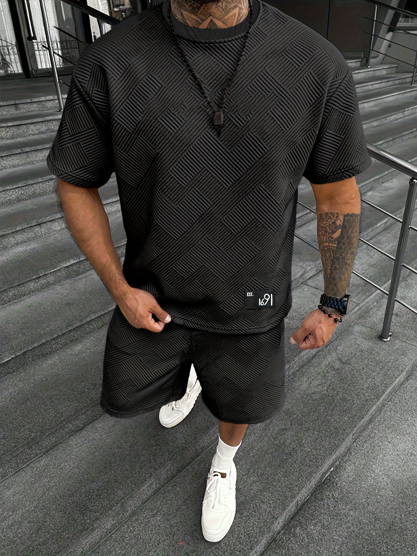 Men's Trendy Jacquard T-shirt and Shorts Set – Casual and Sporty for Warm Days