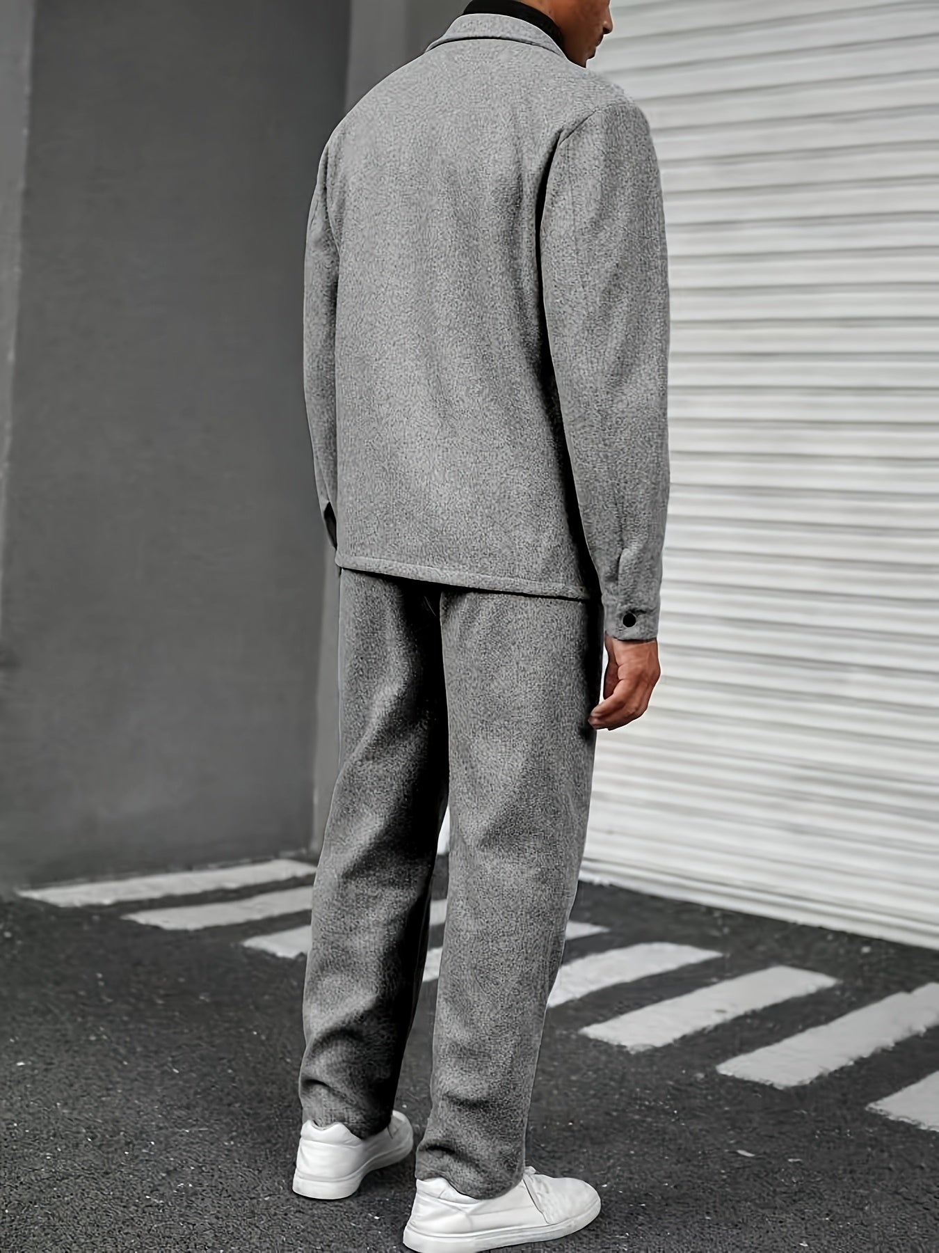Modern Two-Piece Men's Set – Comfort and Casual Elegance
