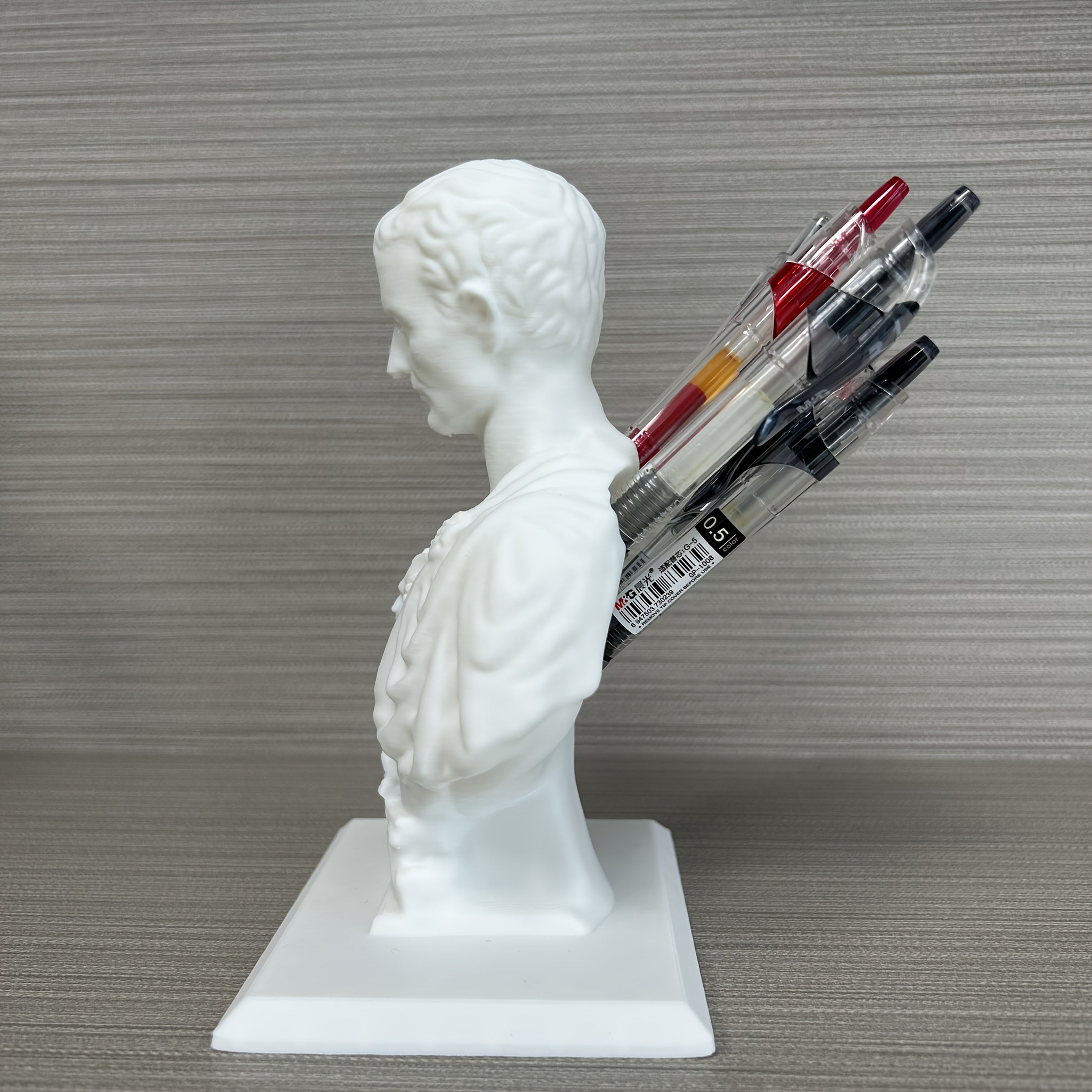 Caesar's Quill – Creative Julius Caesar Pen Holder