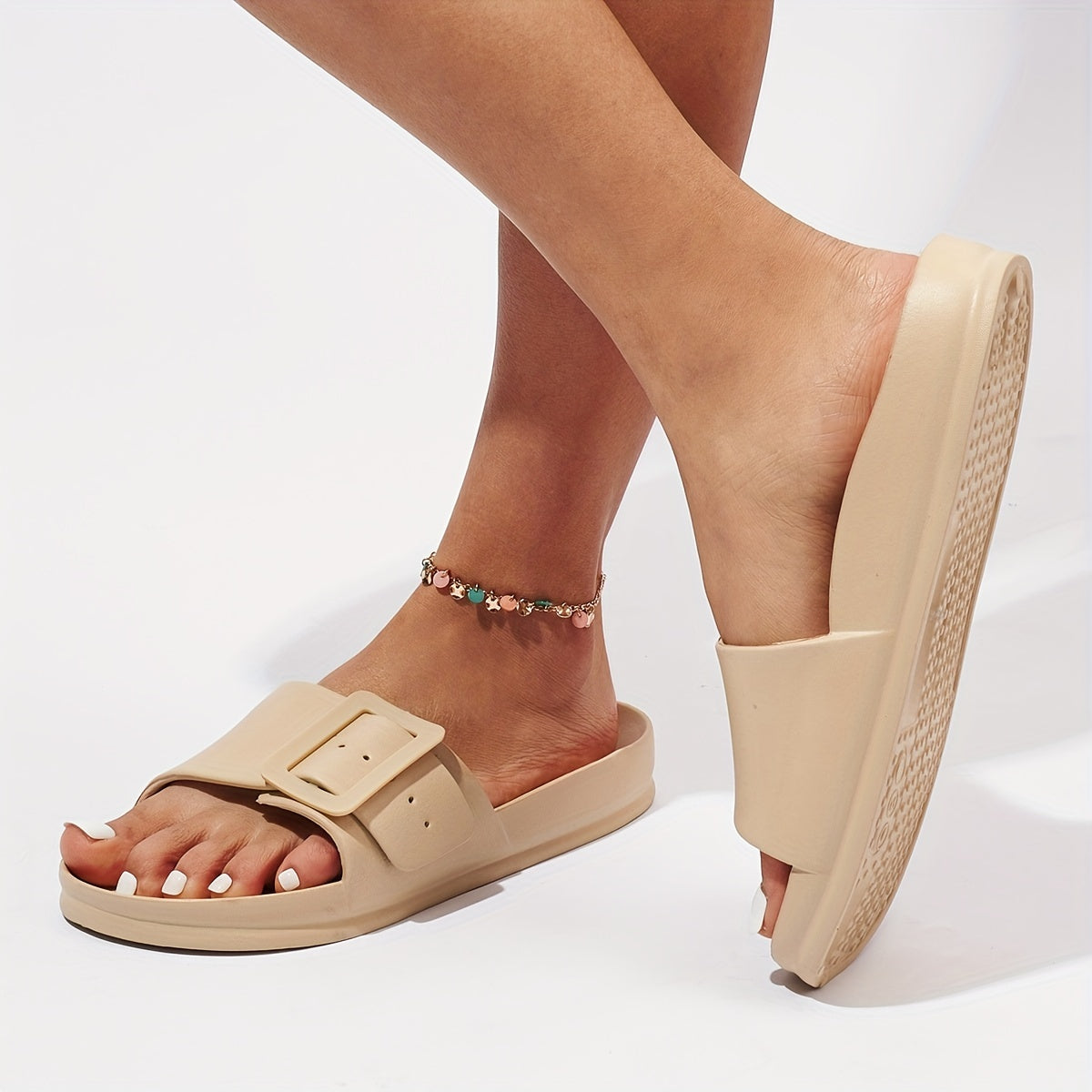 Comfortable Women's Slippers with Buckle – Light & Adjustable for Indoor and Outdoor Use