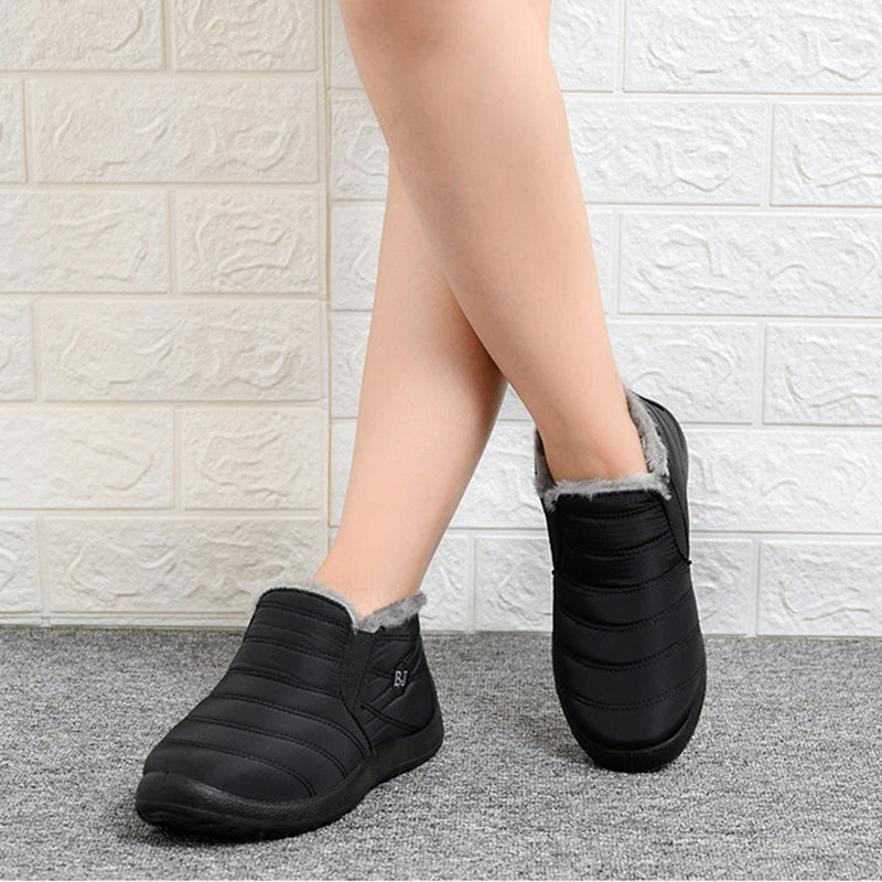 Unisex Warm and Waterproof Winter Boots - Ideal for Cold Days