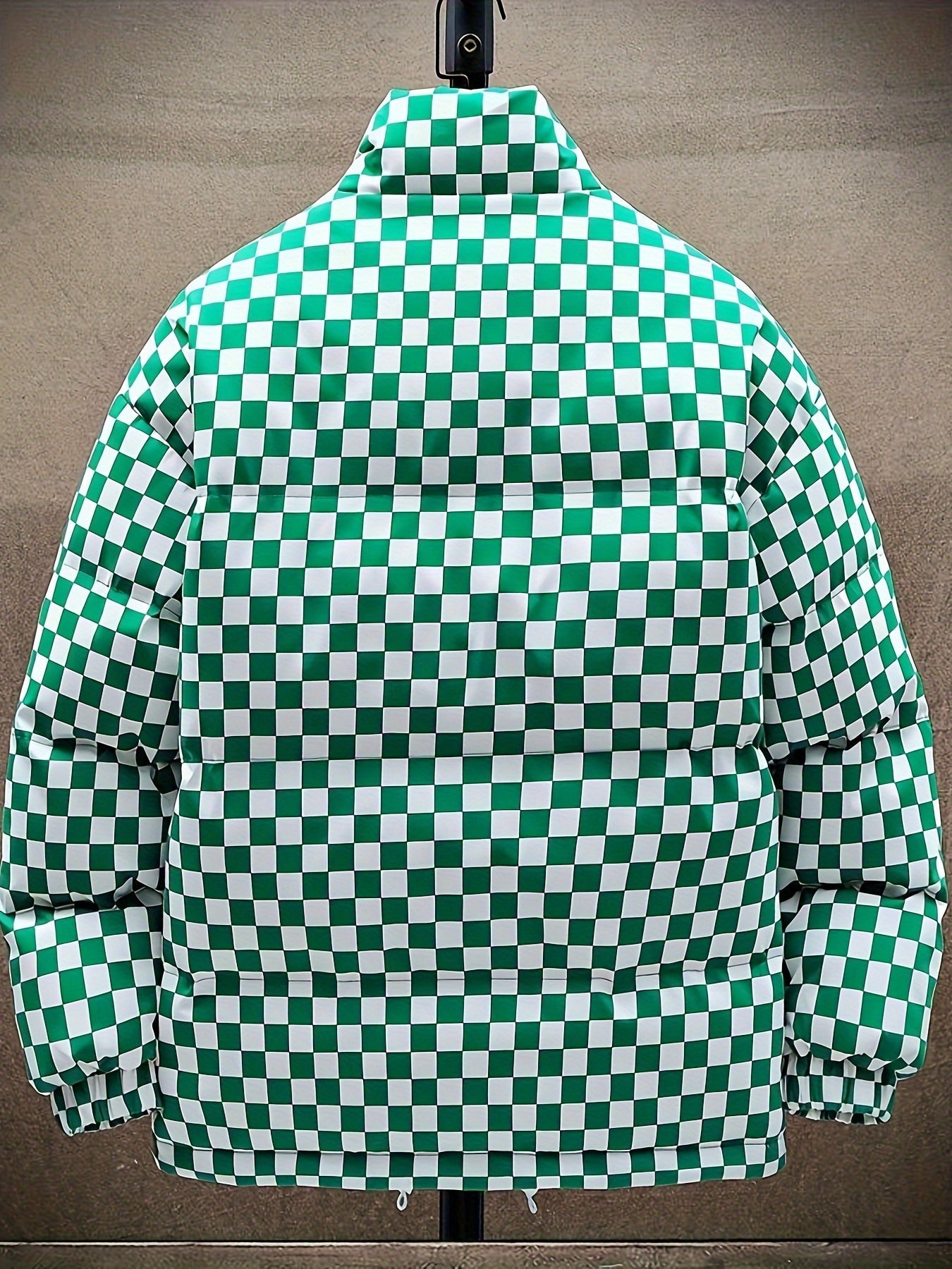 Stylish Checkered Puffer Jacket for Men – Breathable and Warm Winter Jacket with Stand-Up Collar