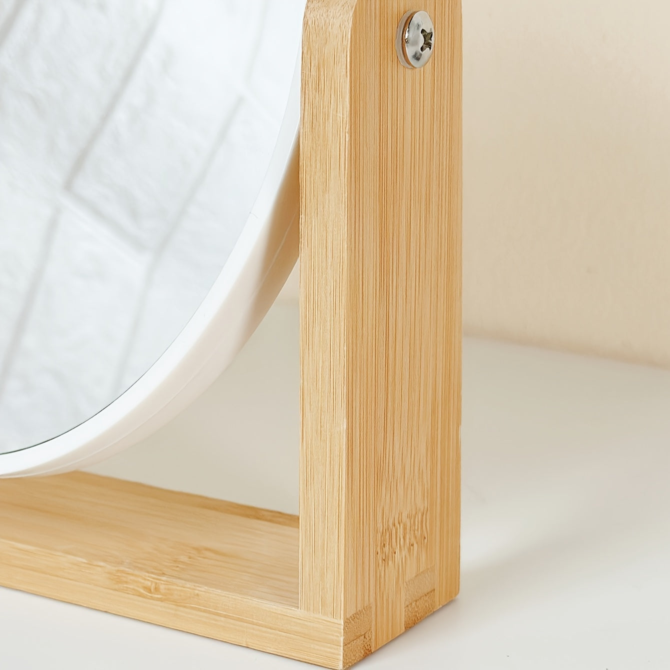 Stylish Double-Sided Makeup Mirror – Practical and Atmospheric