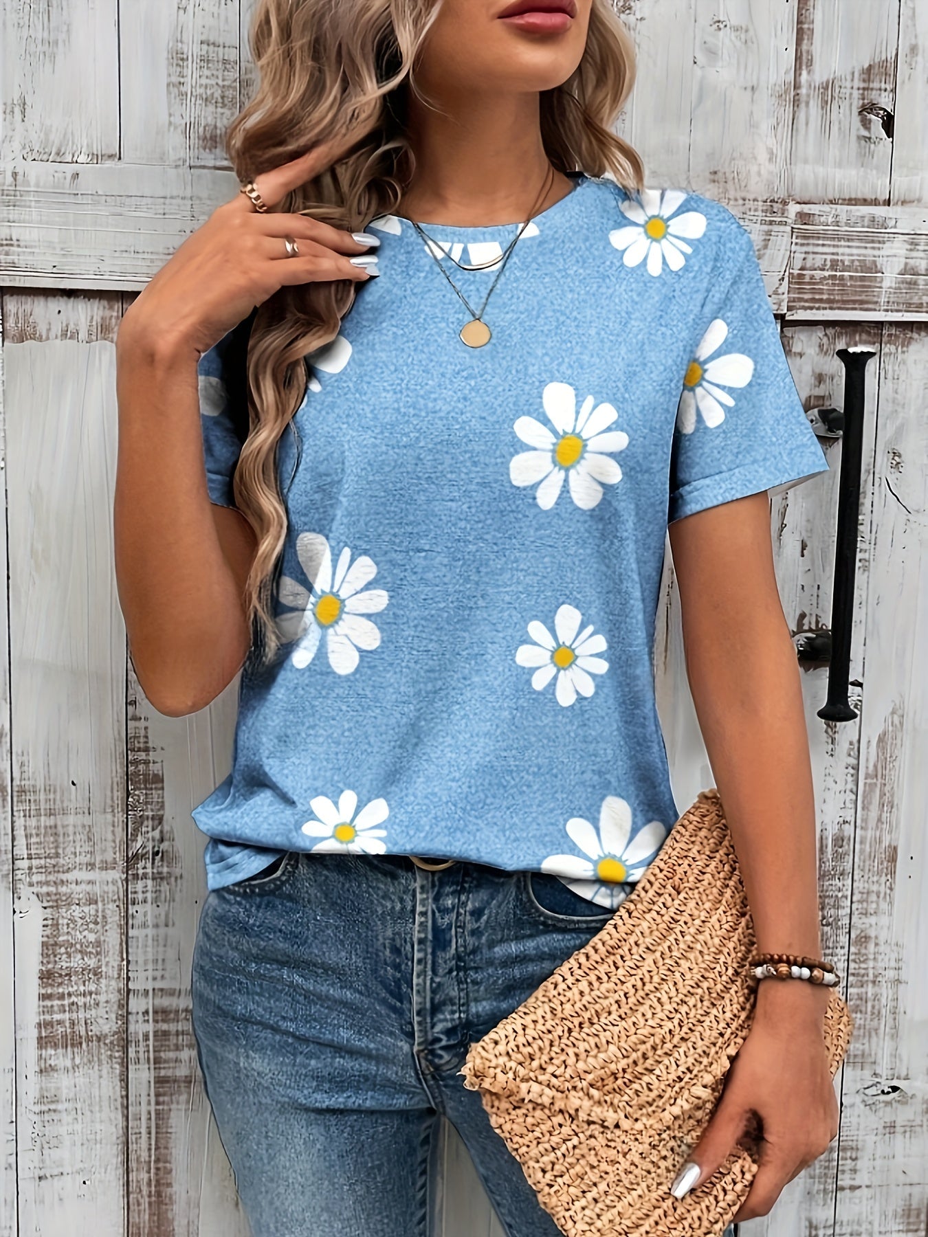 Daisy Floral Print Crewneck T-Shirt – Casual and Breathable for Spring and Summer