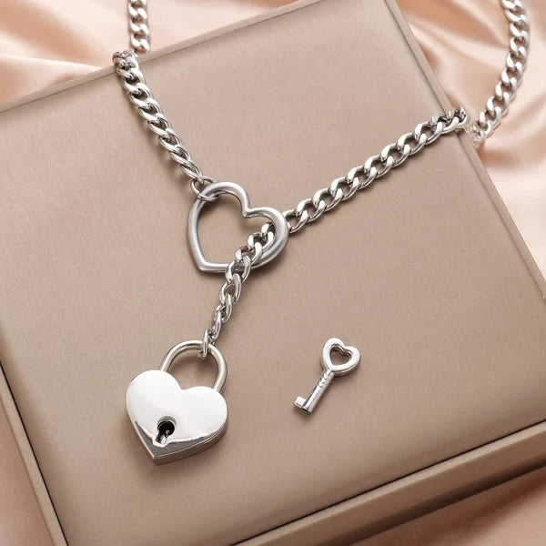 Heartlock Amour Necklace – Symbolism of Love and Connection
