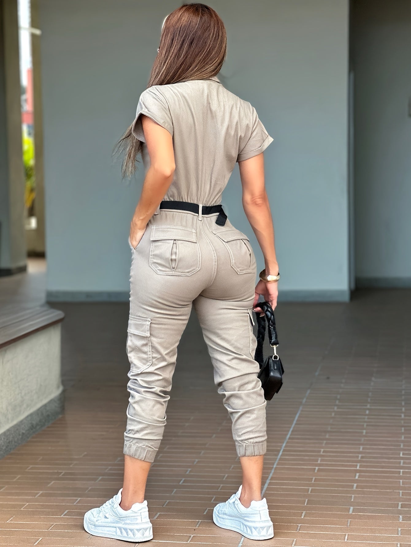Casual Cargo Jumpsuit for Women – Zipper, Short Sleeves, and Functional Pockets
