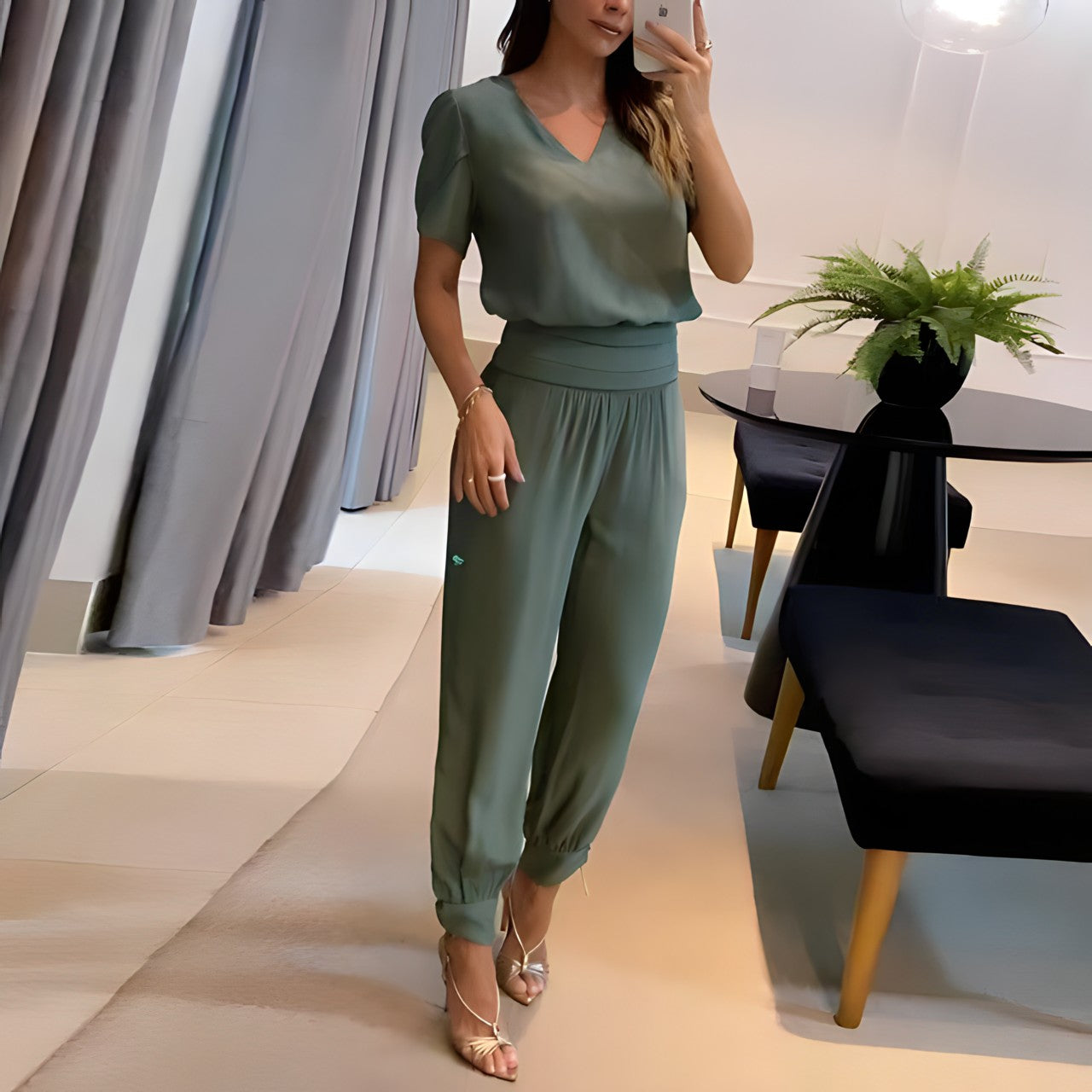 LunaFlow Women's Set – Stylish and Comfortable Two-Piece Outfit