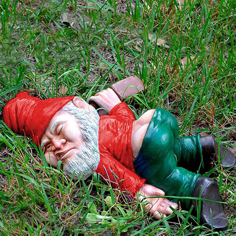 Lazy Larry Garden Gnome – The Sleepyhead of the Garden