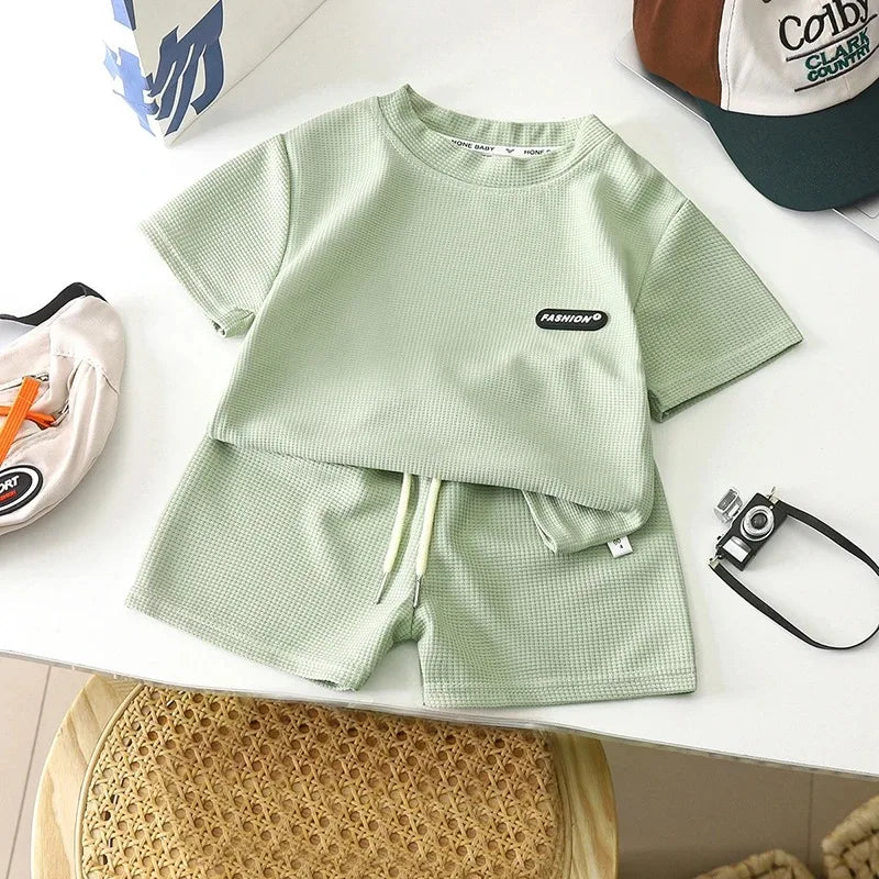 2-Piece Summer Set for Kids – Stylish T-Shirt and Shorts Combination for Any Occasion