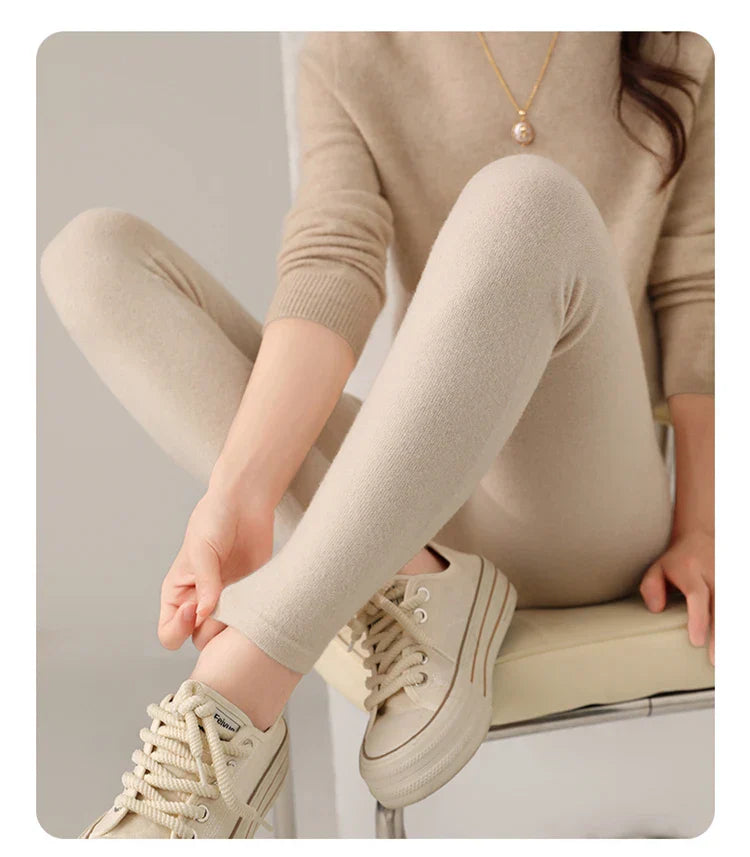 Knitted Cashmere Leggings with High Waist – Fine Knit Ladies' Leggings in Neutral Shade