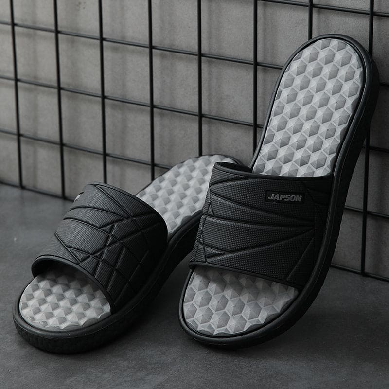 Liam Heren Slippers – Stylish Comfort for Sunny Summer Days