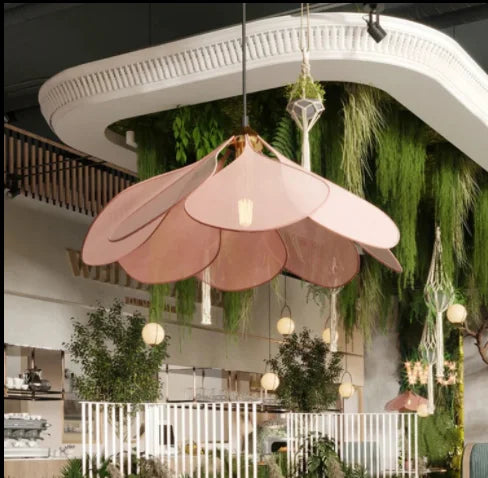 Flower-Shaped Pendant Light – Natural Design and Atmospheric Lighting