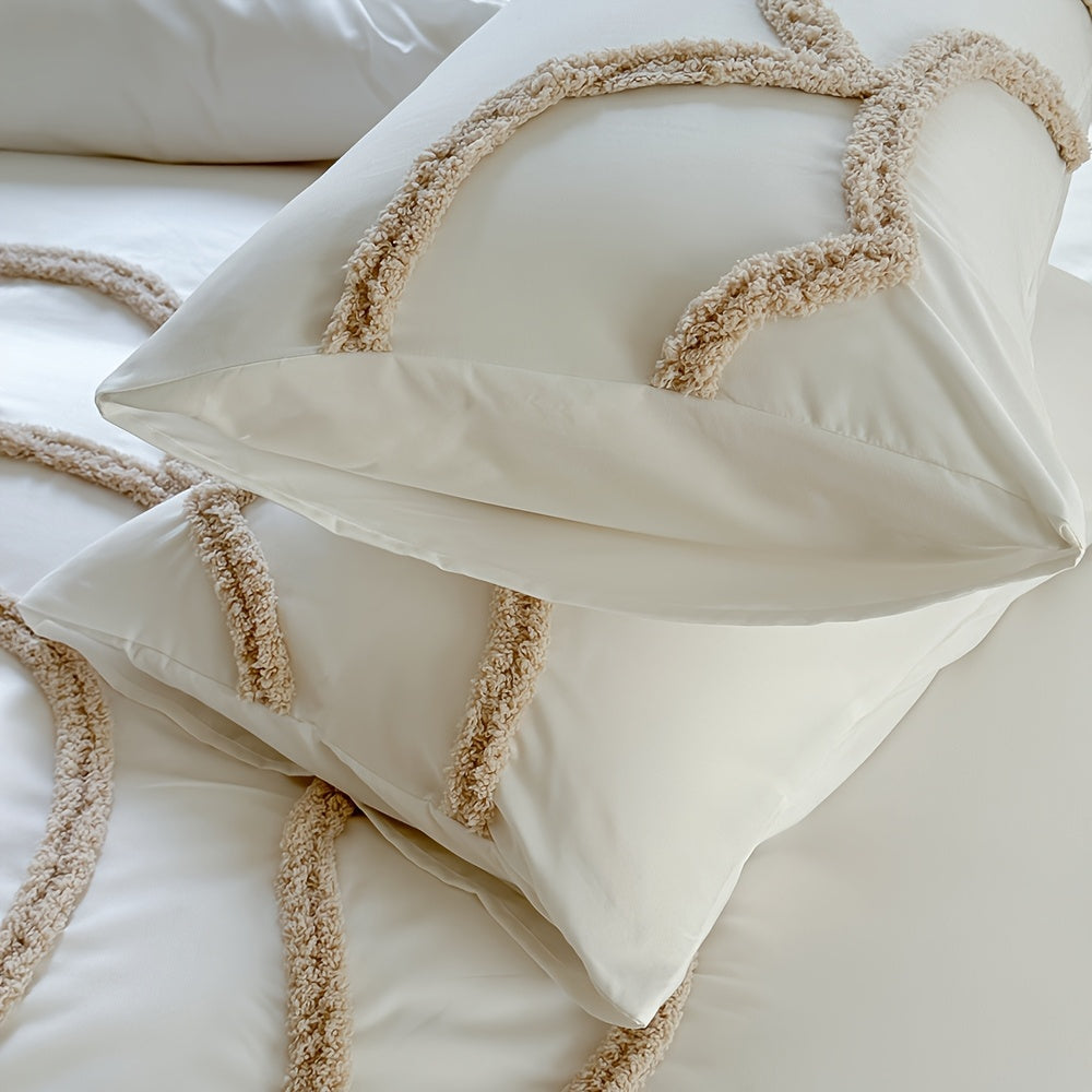 Tufted Bedding Set – Bedspread and Pillow Covers with Large Floral Design