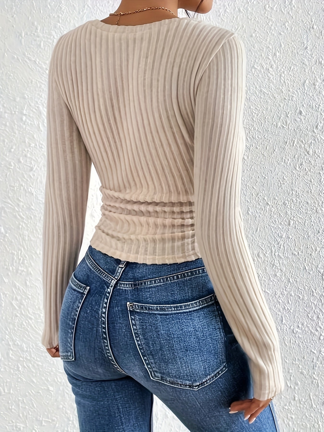 Ribbed Top with V-Neck – Elegant and Comfortable for Any Occasion