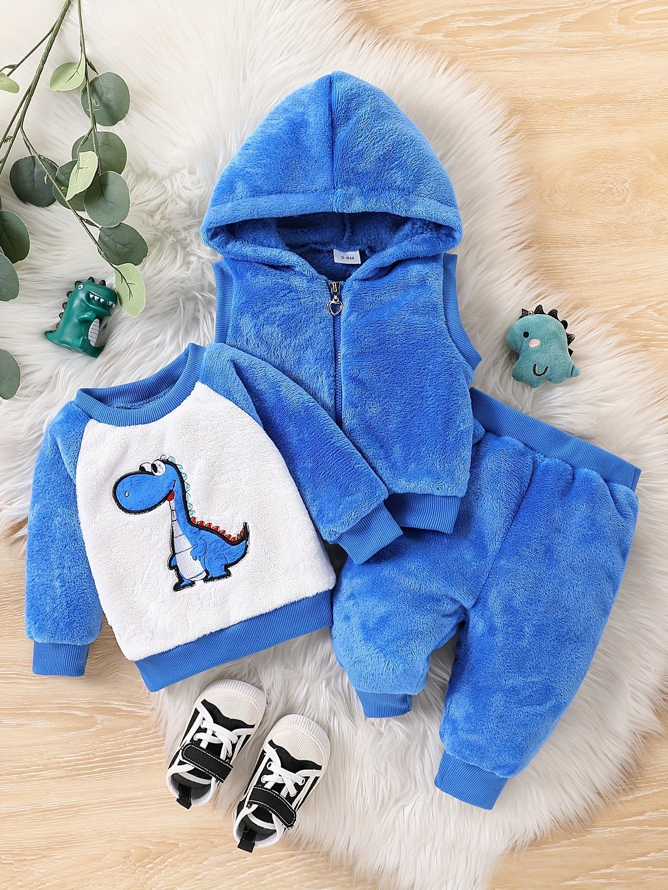 3-Piece Baby Boys Flannel Set – Ideal for Cold Winter Days