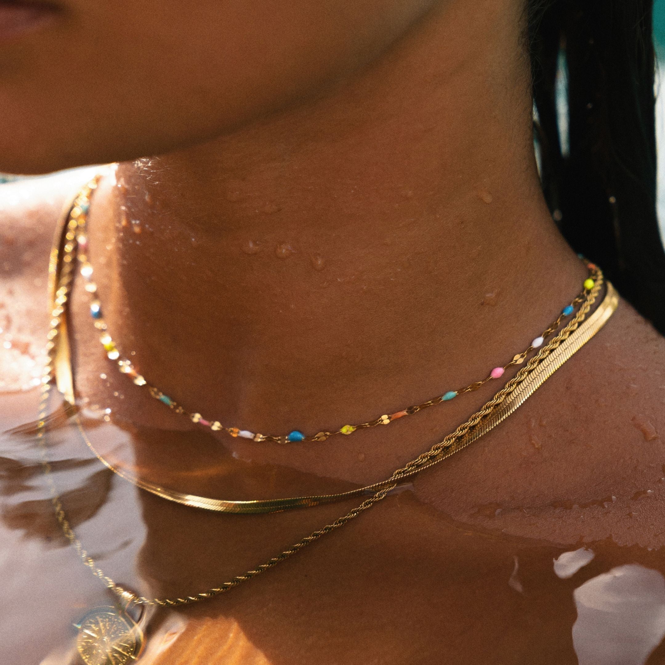 Soléna Choker – Subtle Colourful Elegance with Refined Details