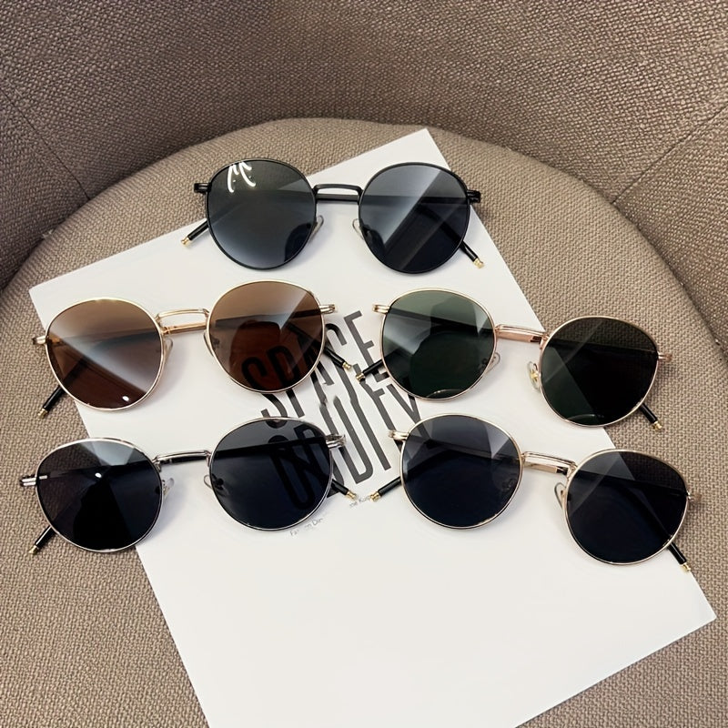 Vintage Round Sunglasses for Women – Retro Design with Metal and Plastic for Any Occasion