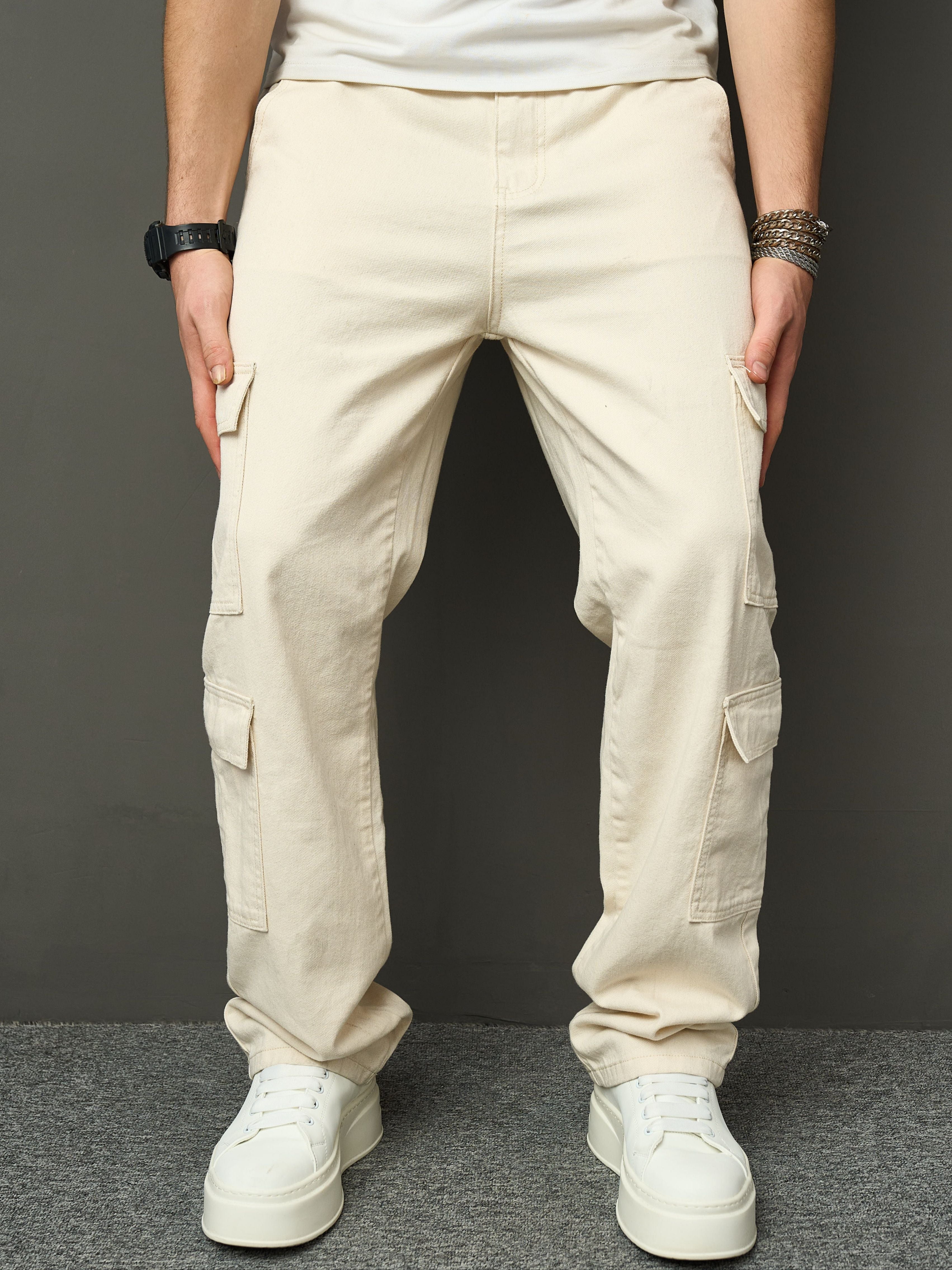 Loose-Fitting Beige Denim Jeans – Practical and Comfortable for Every Day