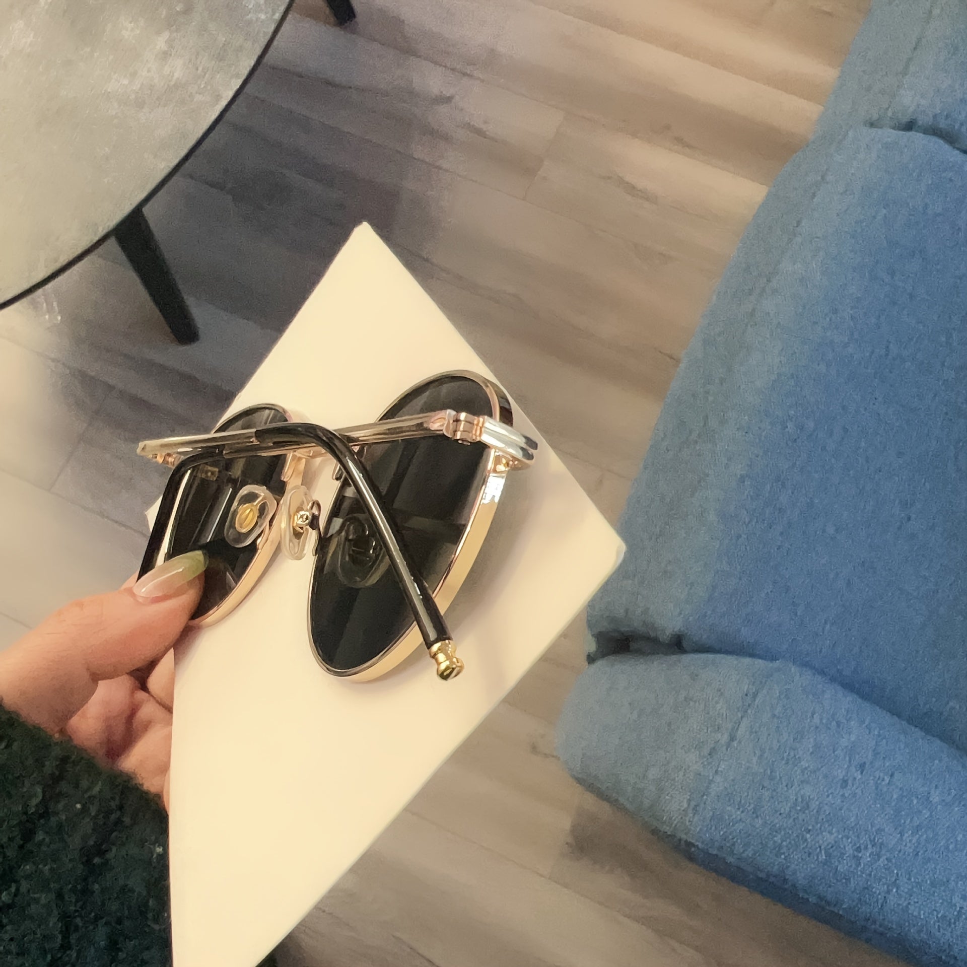 Vintage Round Sunglasses for Women – Retro Design with Metal and Plastic for Any Occasion