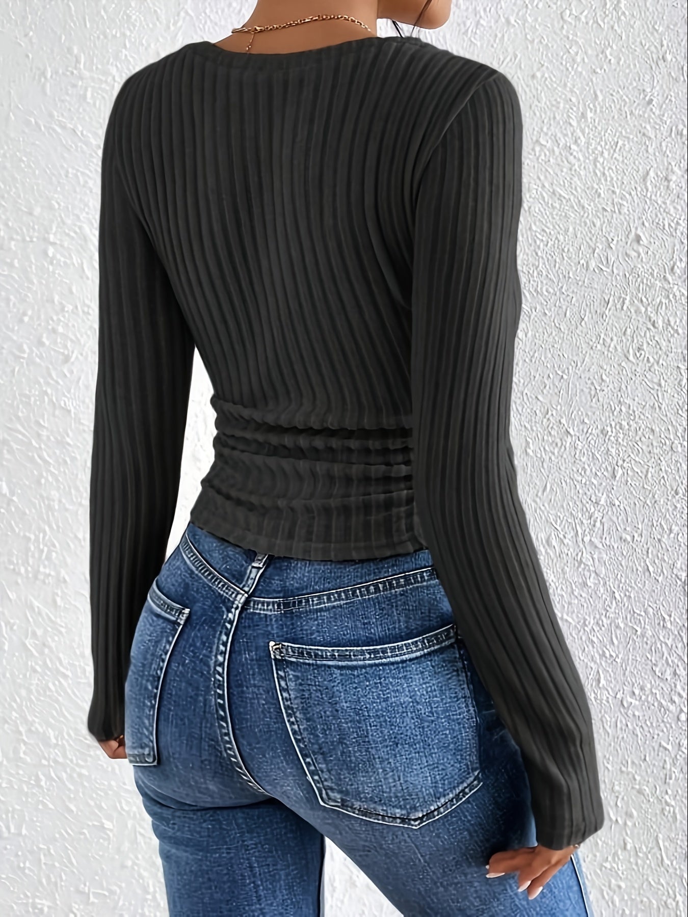 Ribbed Top with V-Neck – Elegant and Comfortable for Any Occasion