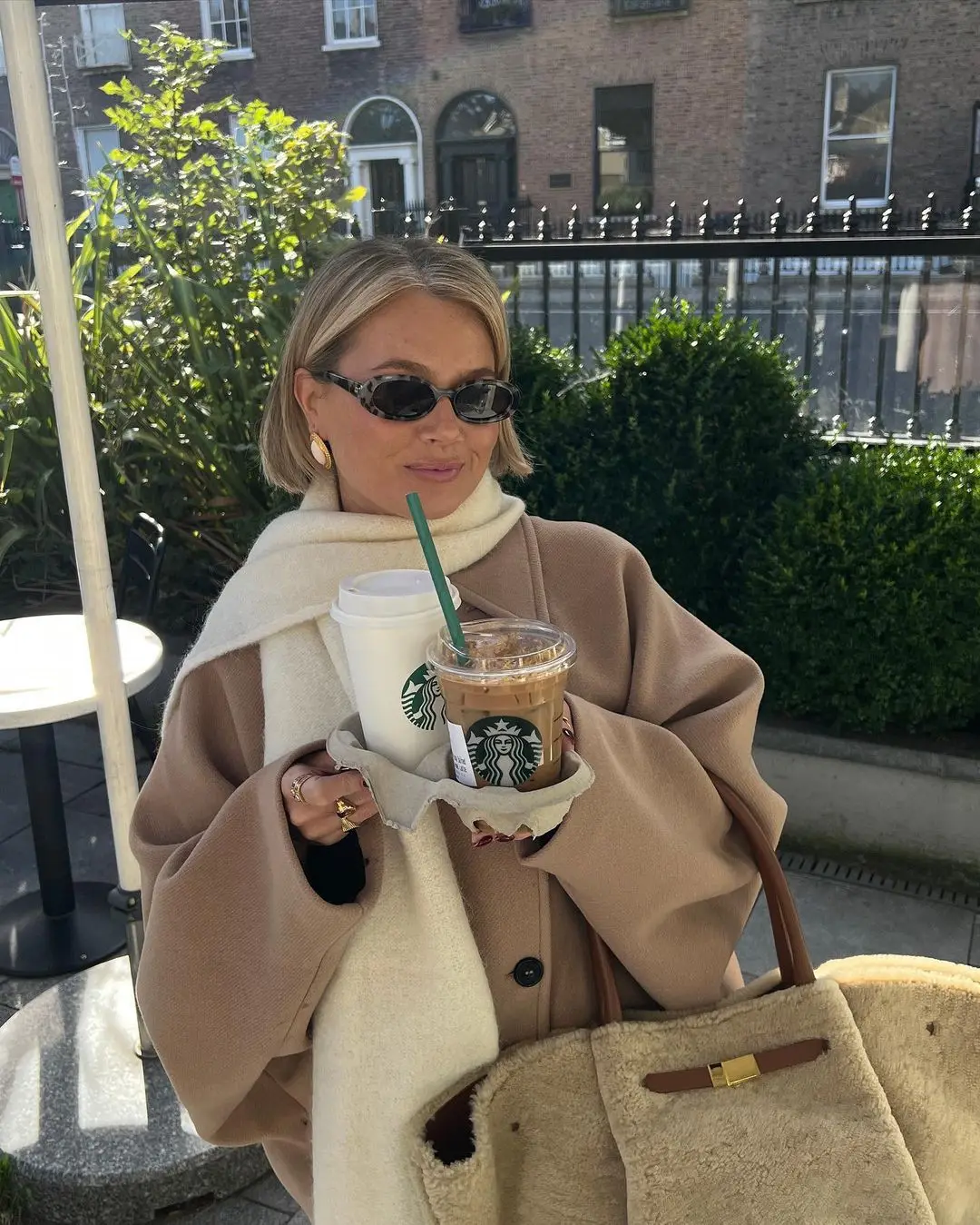 Modern Chic Coat - Elegant Oversized Coat for Stylish Days