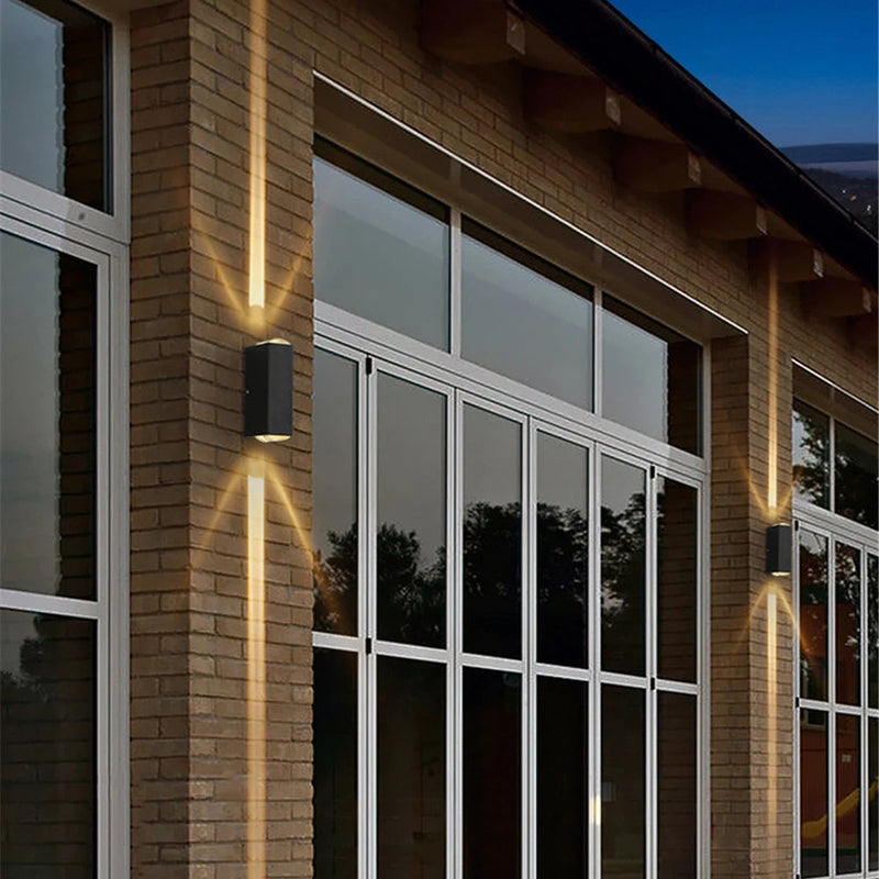 LumiGlow Outdoor Wall Lamp – Atmospheric and Weather-Resistant Light