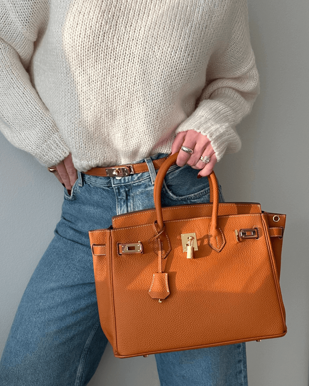 Leather Handbag for Women – Timeless Elegance and Space
