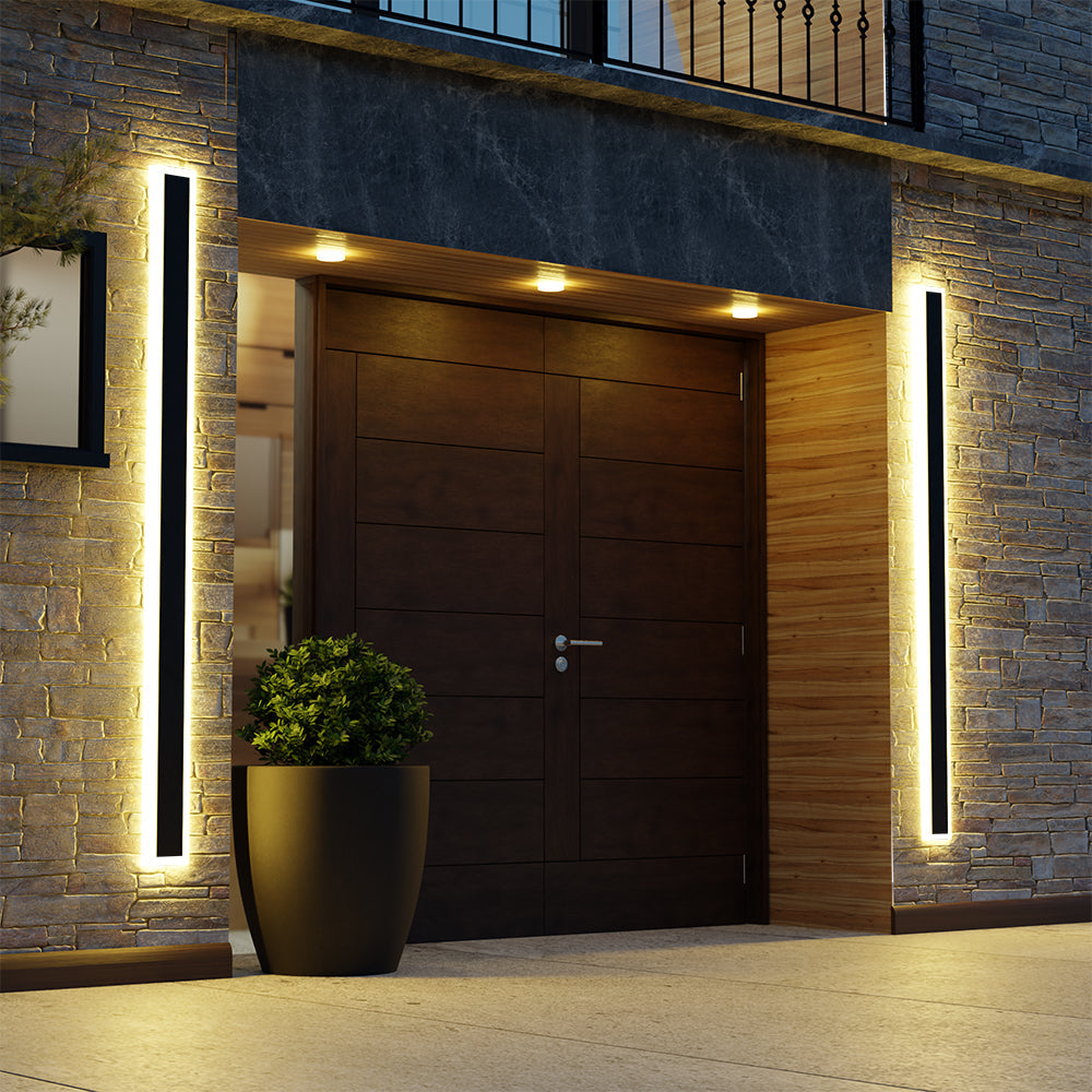 LumiLine Outdoor Lamp – Minimalist Design with Warm Light