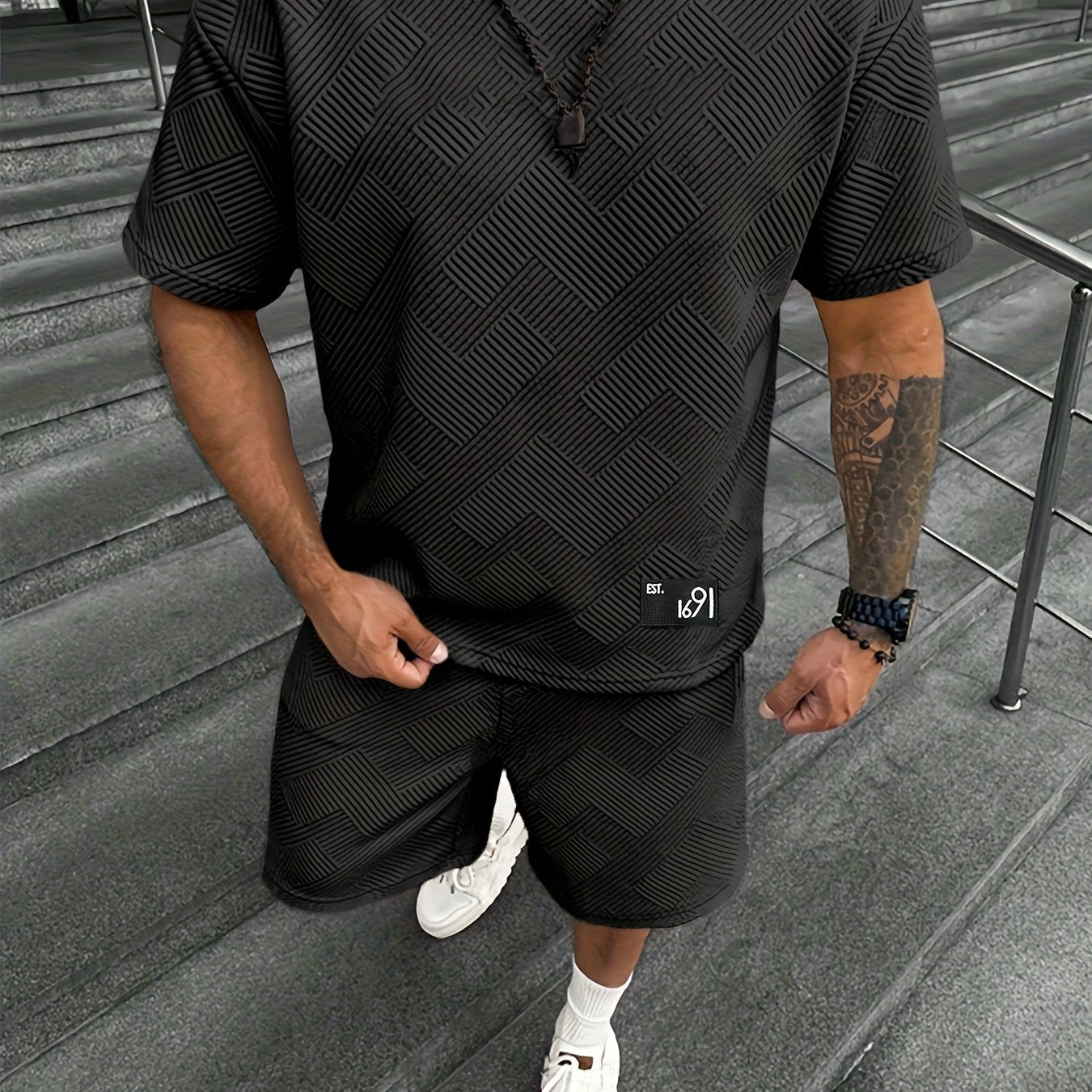 Men's Trendy Jacquard T-shirt and Shorts Set – Casual and Sporty for Warm Days
