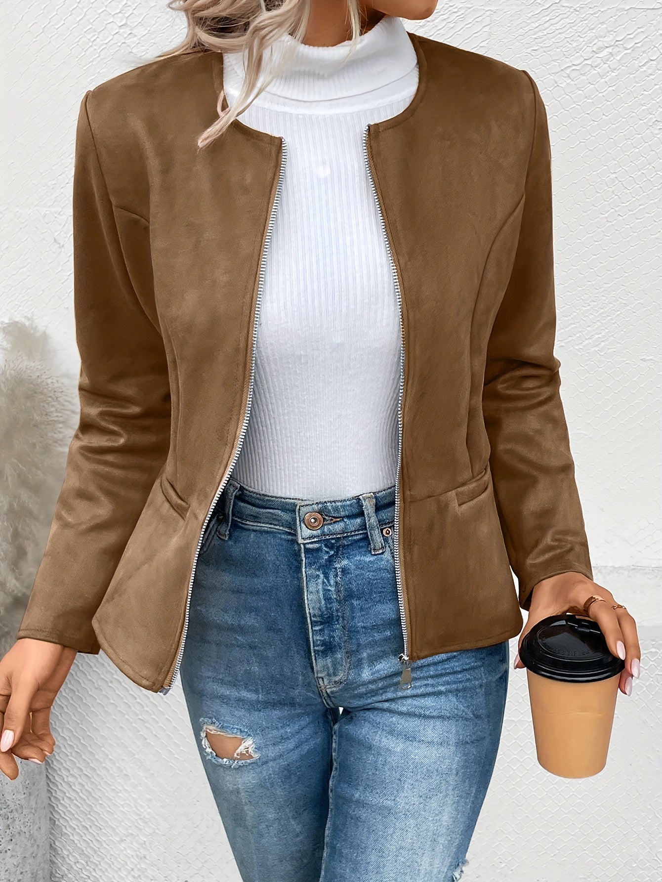 Slim Fit Knitted Top with Zipper - A Must-Have for Every Season