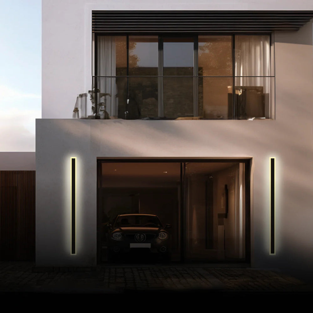LumiLine Outdoor Lamp – Minimalist Design with Warm Light