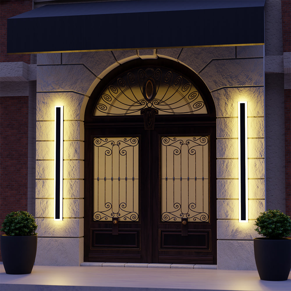 LumiLine Outdoor Lamp – Minimalist Design with Warm Light