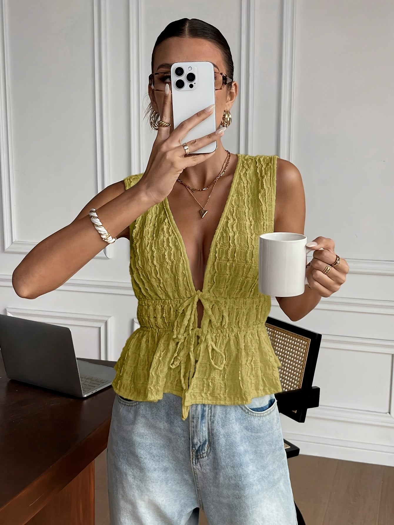 Ladies Casual Elegant Sleeveless Blouse – French Stylish with V-Neck and Ruffles