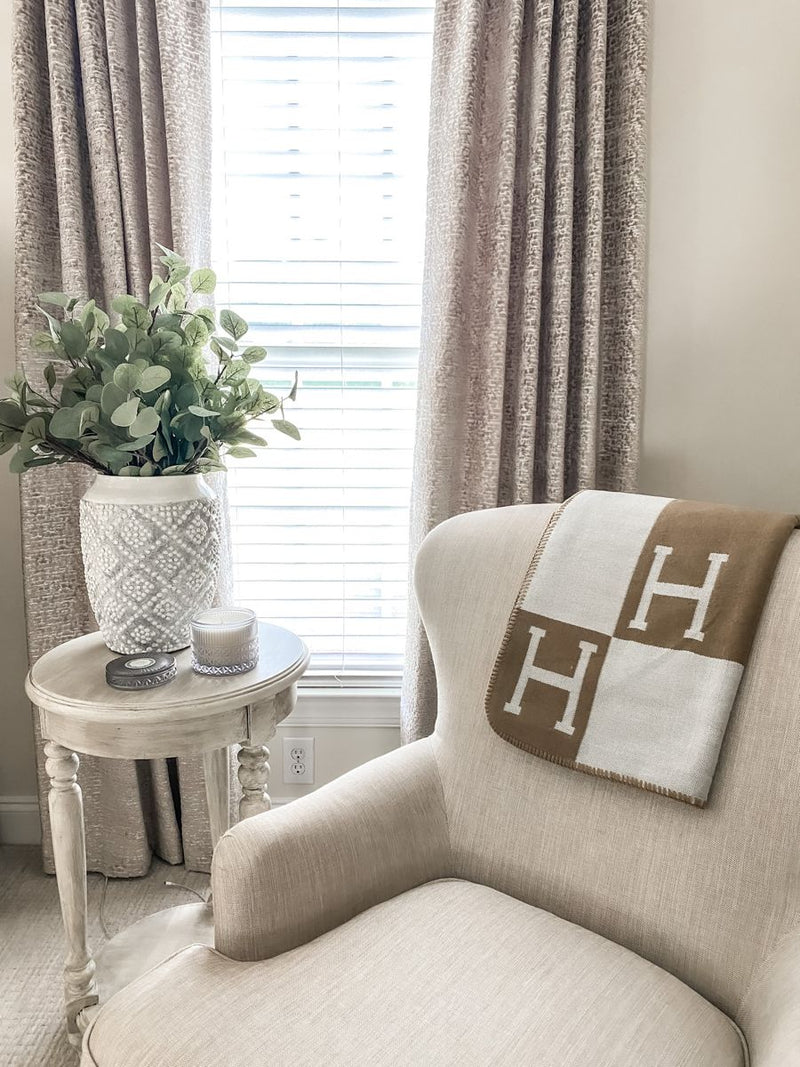 Luxe Wool-Cashmere Blanket – Elegant Warmth and Comfort