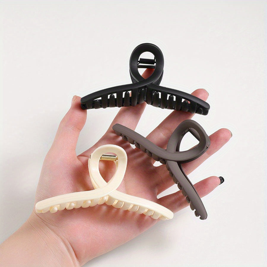 Soft Caramel Hair Clips Set – Stylish and Practical Clips for Every Day