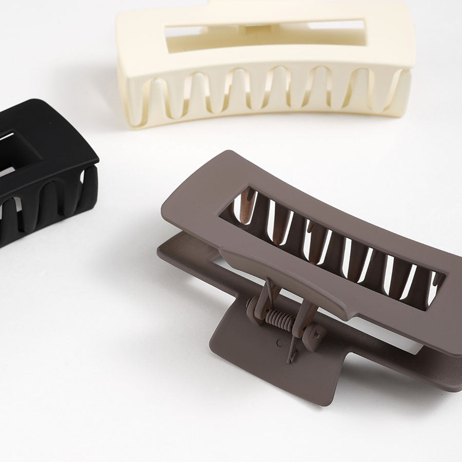 Soft Caramel Hair Clips Set – Stylish and Practical Clips for Every Day