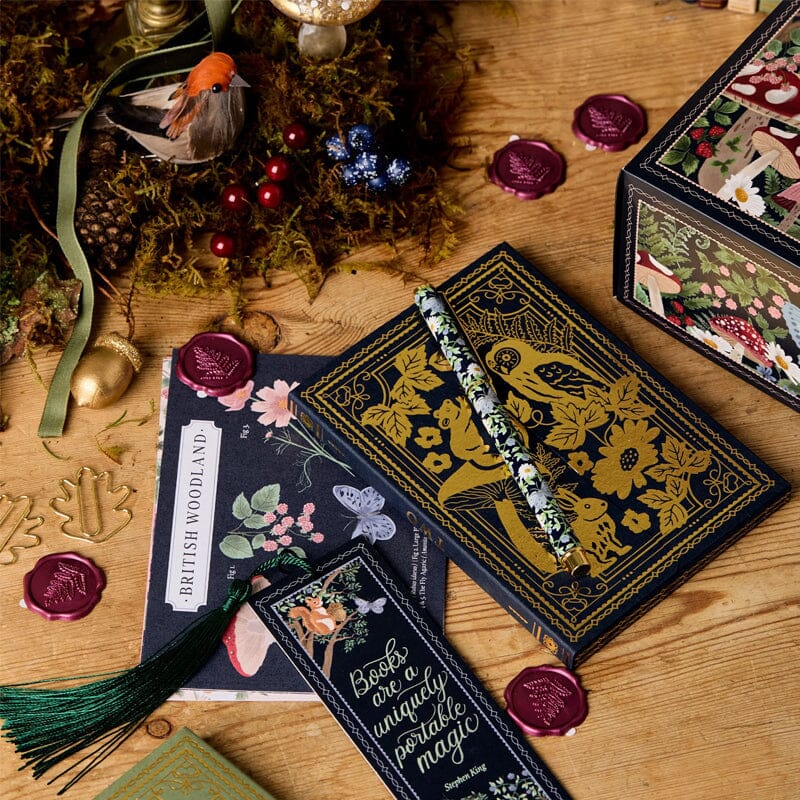 Advent Calendar with Writing and Stationery – 24 Surprises in Book Design