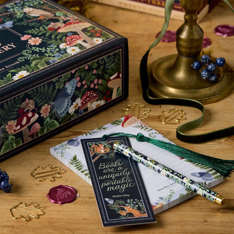 Advent Calendar with Writing and Stationery – 24 Surprises in Book Design