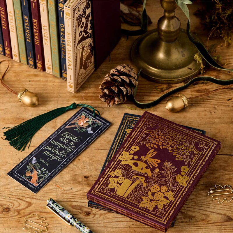 Advent Calendar with Writing and Stationery – 24 Surprises in Book Design