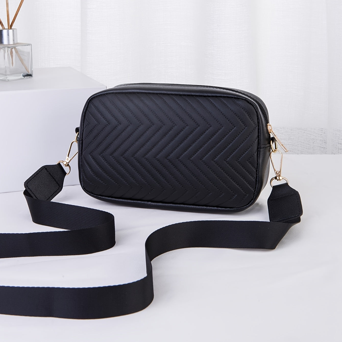 Chic Lightweight Women's Bag – Striped and Quilted with Gold Hardware
