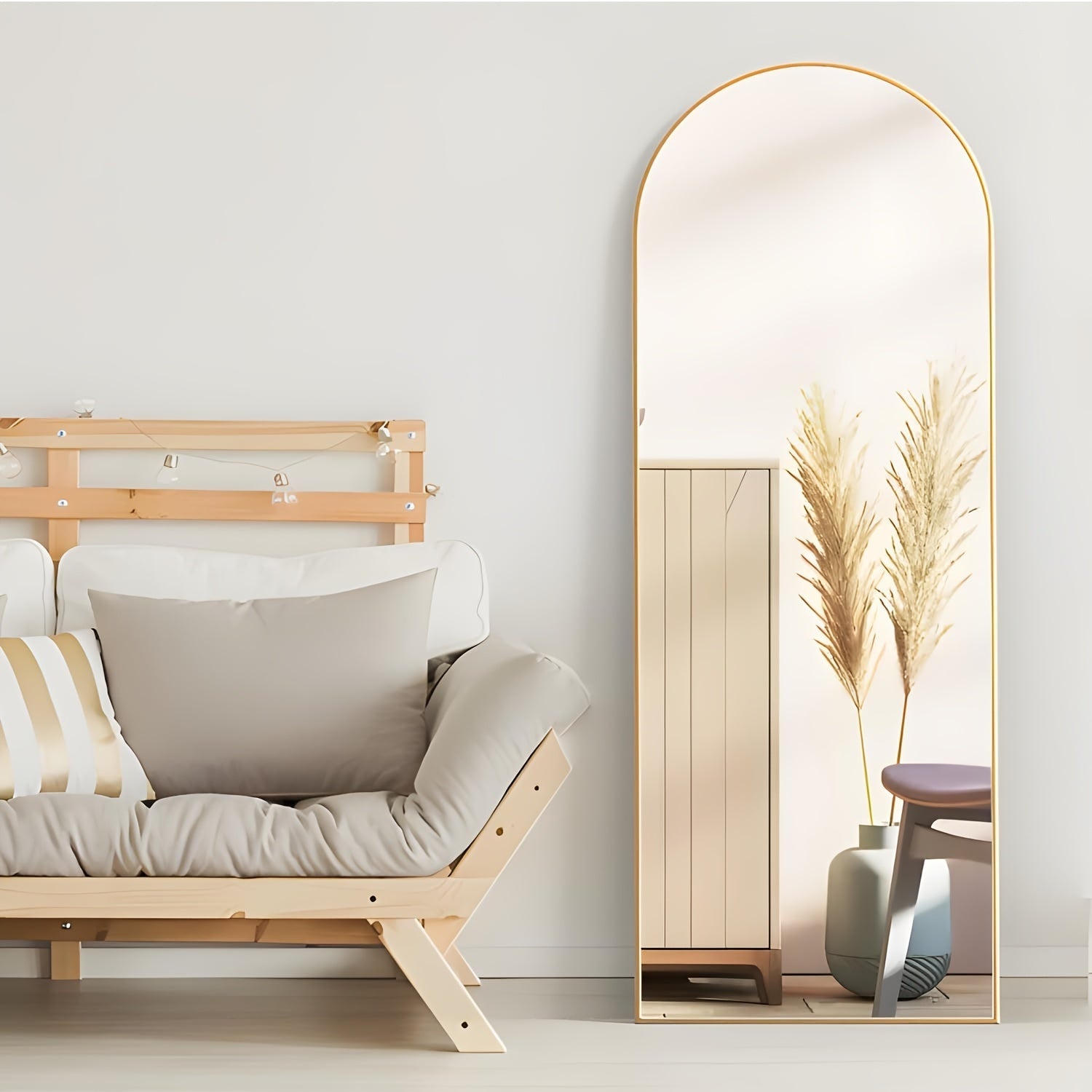 Curved Full-Length Mirror – Stylish and Functional