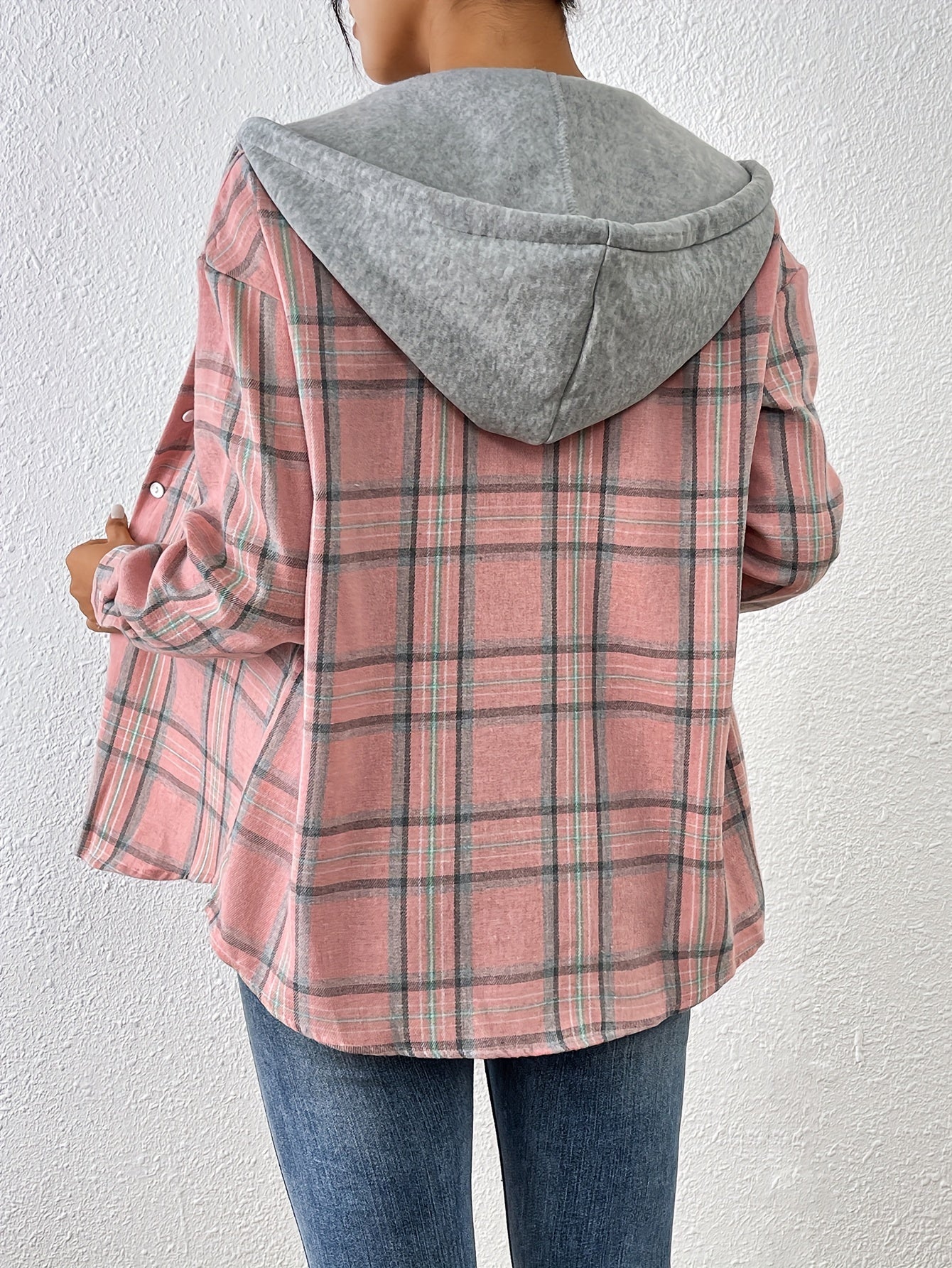 Light Checked Blouse with Hood – Stylish and Comfortable for Spring and Summer