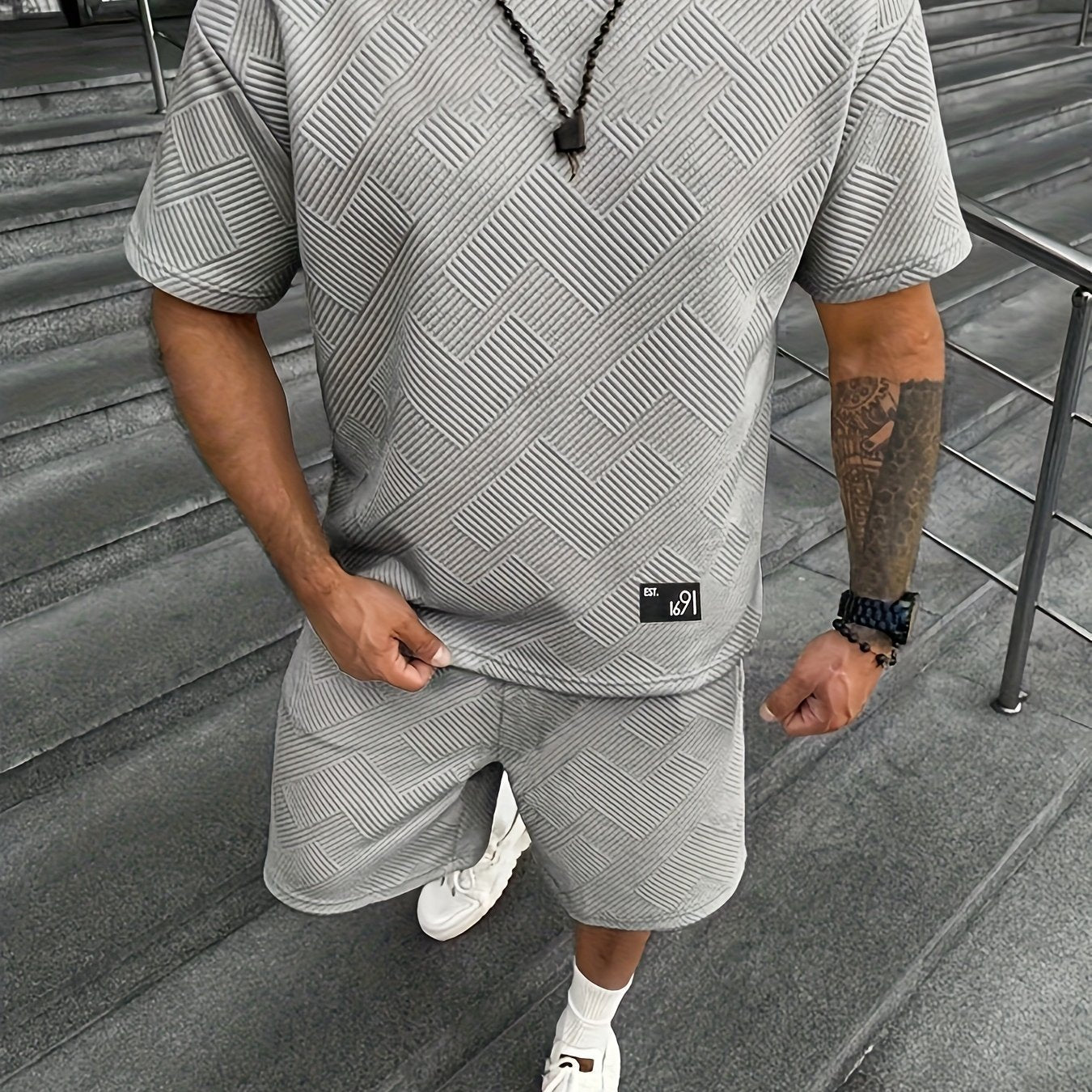 Men's Trendy Jacquard T-shirt and Shorts Set – Casual and Sporty for Warm Days