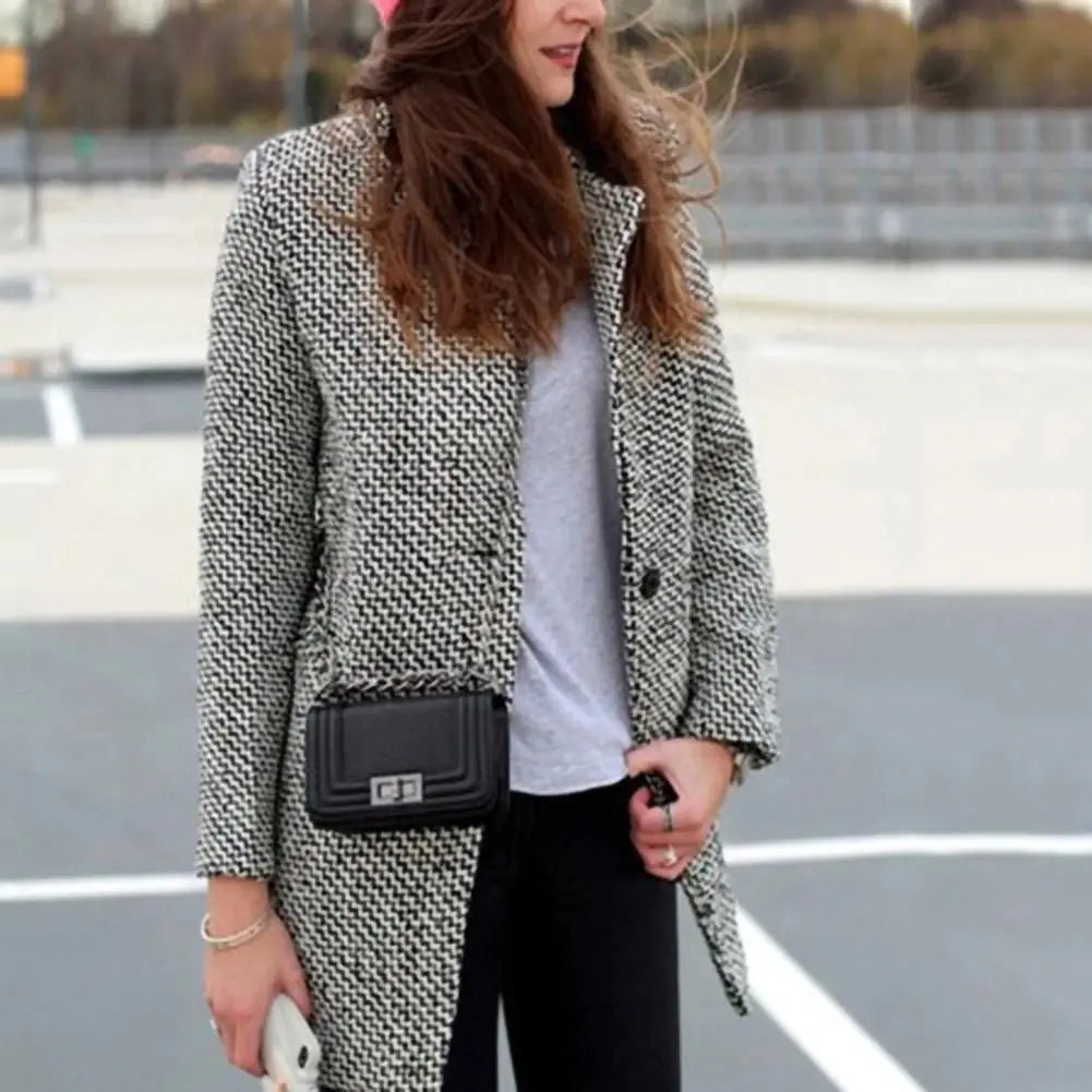 Emma Houndstooth Coat – For a Fashionable Look